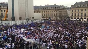 Manifestation de policiers à Paris devant le ministère de la Justice - Témoins BFMTV