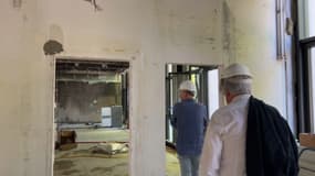 Le maire de Mons-en-Baroeul, Rudy Elegeest, se déplace sur les chantiers de sa commune