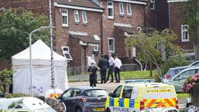 Des policiers sur les lieux d'une fusillade à Plymouth, le 13 août 2021