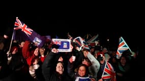 Les habitants des îles Malouines ont voté à la quasi unanimité (à 99,8%) en faveur du maintien de leur rattachement à la Grande-Bretagne à l'issue d'un référendum organisé dimanche et lundi dans le but de désamorcer les revendications territoriales croiss
