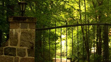 Les belles demeures isolées peuvent être la cible de malfaiteurs (photo d'illustration)
