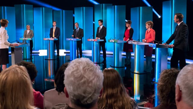L'ensemble des leaders des formations politiques britanniques engagés dans les législatives du jeudi 7  mai lors d'un débat télévisé