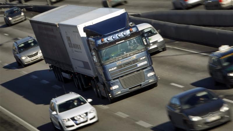 l'écotaxe sur les poids lourds, l'une des mesures phares du Grenelle de l’Environnement.