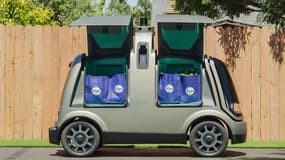 A côté de Toyota Prius autonomes, cette petite navette livrera bientôt les courses en Arizona, via l'un des premiers services de livraison de voitures autonomes au monde.