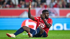 Samuel Umtiti, sur la pelouse du stade Pierre Mauroy, le 26 septembre 2023