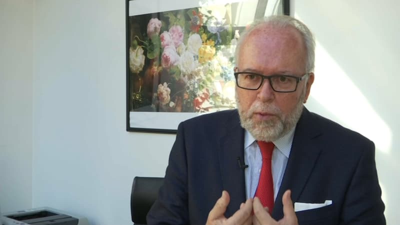 Wallerand de Saint Just, trésorier du FN, porte plainte pour diffamation contre le journal Le Monde samedi 25 février.