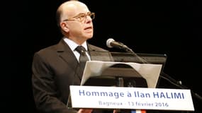 Bernard Cazeneuve, lors de l'hommage à Bagneux