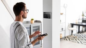 Alarme télésurveillance août 2025 : quelle solution choisir pour sécuriser votre domicile ?