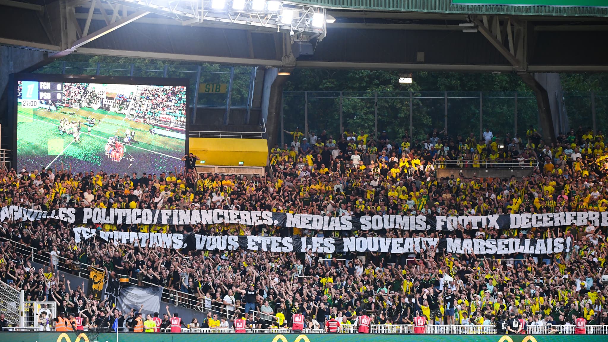 NANTES-PSG: LA BANDEROLE CINGLANTE DE LA BRIGADE LOIRE ENVERS LES PARISIENS
