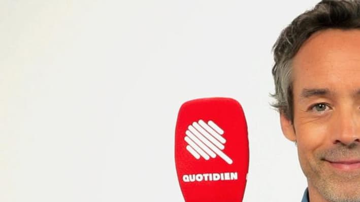 Yann Barthès sur TMC avec "Quotidien", émission dans l'esprit du "Petit Journal" qu'il animait sur Canal+ Yann Barthès sur TMC avec "Quotidien", émission dans l'esprit du "Petit Journal" qu'il animait sur Canal+