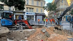 La chaussée s'est affaissé rue de la République à Marseille ce jeudi 28 juillet 2022.