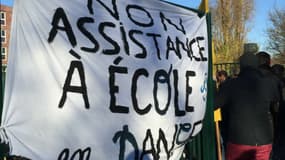 Des enseignants du lycée Olympe-de-Gouges à Noisy-le-Sec ont manifesté mardi.