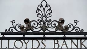 La banque britannique Lloyds a accepté de payer 218 millions de livres (275 millions d'euros) aux autorités britanniques et américaines.