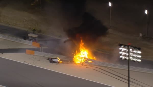 La voiture de Romain Grosjean coupée en deux