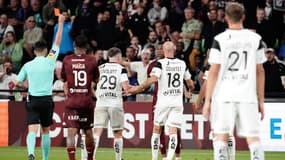 Un carton rouge est distribué lors de Metz-Guingamp.