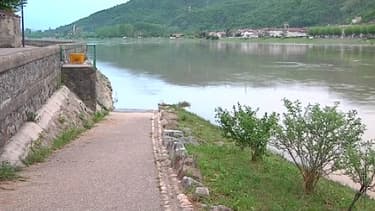 Les berges du Rhône à Sablons dans l'Isère