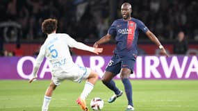 Danilo Pereira face à Oussama Targhalline, à Paris le 27 avril 2024