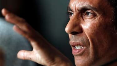 Rachid Bouchareb, le réalisateur de "Hors la loi", estime que son film, qui brigue la Palme d'Or du 63e Festival de Cannes sous la bannière algérienne, doit permettre d'ouvrir un débat dépassionné sur le passé colonial de la France. /Photo prise le 21 mai