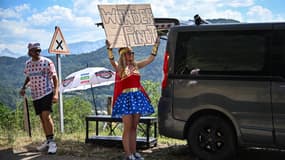 Des supporters de Thibaut Pinot le 15 juillet 2023 lors du Tour de France