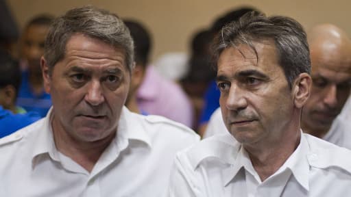 Pascal Fauret (g.) et Bruno Odos attendant l'audience qui devait avoir lieu le 4 février dernier à Higüey, en République dominicaine.