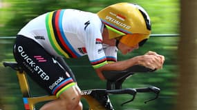 Remco Evenepoel sur un contre-la-montre le 27 juin 2025