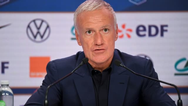 Didier Deschamps lors de la conférence de presse de présentation des joueurs français convoqués pour la Coupe du monde au Qatar 2022, dans les locaux de la fédération française de football à Paris le 26 août 2021. 