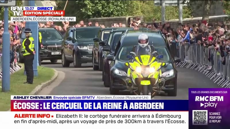 Le cercueil de la reine Elizabeth II traverse à Aberdeen en Écosse, toujours dans un silence total