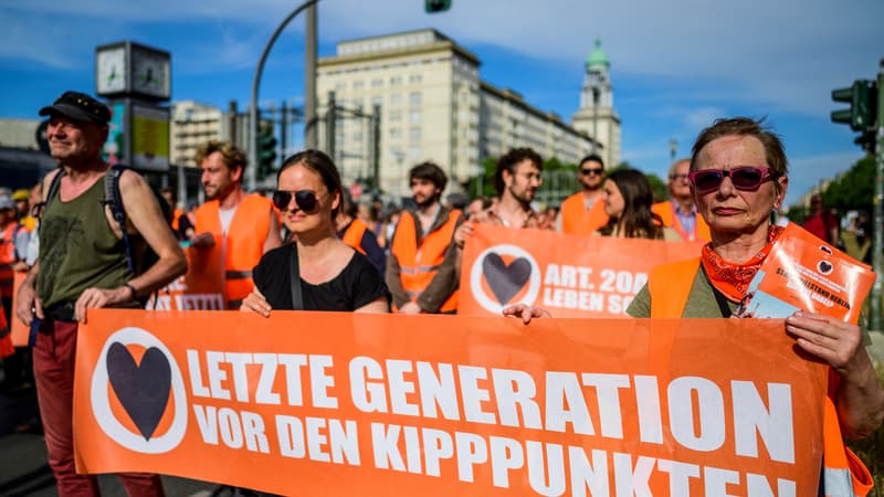 Des militants du groupe écologiste "Letzte Generation", le 31 mai 2023 à Berlin