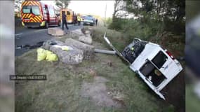 Le minibus accidenté dans lequel huit personnes dont sept enfant ont été blessés dans le Lot-et-Garonne, le 25 août 2023.