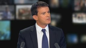 Le ministre de l'Intérieur Manuel Valls a appellé dimanche au calme après une deuxième nuit de violences à Trappes