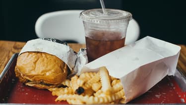 Les papiers et cartons représentent 90% des déchets que l'on trouve sur un plateau une fois le repas fini.