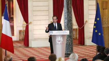 François Hollande, qui s'exprimait jeudi lors de la seconde conférence de presse de son quinquennat, s'est porté à "l'offensive" sur le front européen en s'engageant, à l'unisson d'Angela Merkel, à donner corps à une union politique dans les deux ans avec