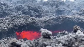 Les images de la coulée de lave observée à 3.100m d'altitude sur l'Etna le 10 août 2025.