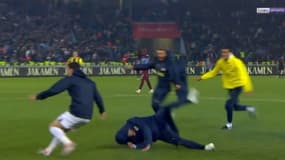 José Mourinho manque sa célébration lors de Trabzonspor-Fenerbahce, le 3 novembre 2024.