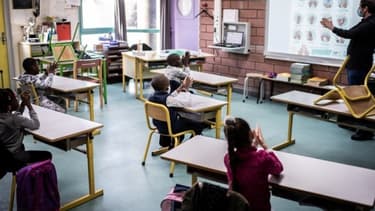 La reprise des cours dans une école de La Courneuve, en Seine-Saint-Denis, le 14 mai 2020 (photo d'illustration)