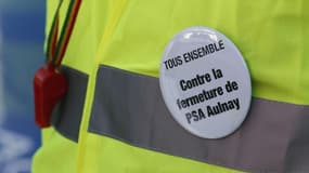 Plusieurs dizaines d'employés de l'usine PSA d'Aulnay-sous-Bois (Seine-Saint-Denis) ont interrompu brièvement le Conseil national du PS, qui se tient samedi à Paris, pour protester contre la fermeture du site et dénoncer la "trahison" du gouvernement dans