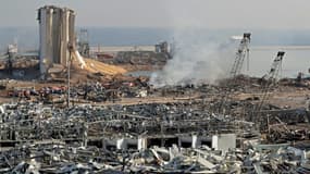 Le port de Beyrouth au lendemain d'explosions meurtrières, le 5 août 2020