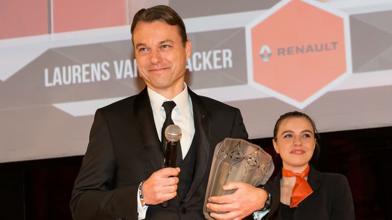Laurens van den Acker reçoit le Grand Prix du Design au Festival Automobile International 2016.