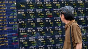 Le Nikkei chute de près de 12% ce lundi. 
