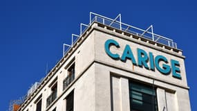 Le logo de la banque italienne Carige au sommet d'une succursale bancaire, en janvier 2019 à Rome.