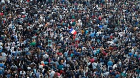 Des personnes sur la place de la République à Paris, le 7 juillet 2024.