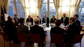 Réunion avec notamment Pierre Moscovici et François Bayrou pour remettre le rapport de la Cour des comptes sur les retraites, le 20 février 2025, à Paris