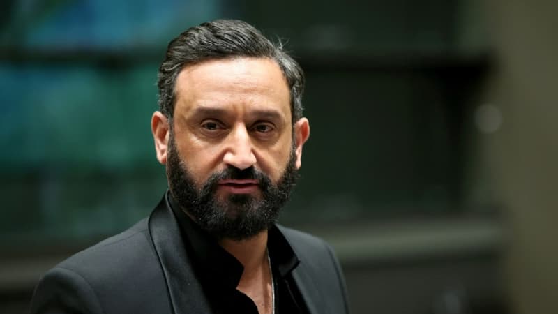 Cyril Hanouna veut poursuivre LFI pour une affiche le visant, accusée d'antisémitisme