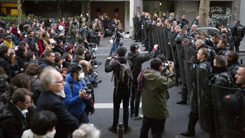 Des manifestants protestant contre l'évacuation du lycée Jean Jaurès à Paris, où s'étaient installés des migrants, le 4 mai 2016. (Photo d'illustration)