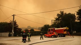 Pompiers à La Teste-de-Buch le 14 juillet 2022. 