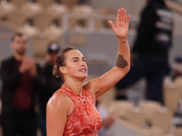Aryna Sabalenka célèbre sa victoire au deuxième tour de Roland-Garros, le 30 mai 2024