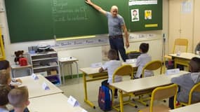 "Il faut mettre des mesures d'accompagnement pour pouvoir faire en sorte qu'il y ait un nouveau contrat avec les enseignants avec une revalorisation de leur rémunération" a expliqué Jean-Paul Delevoye, le 29 octobre sur France2. 