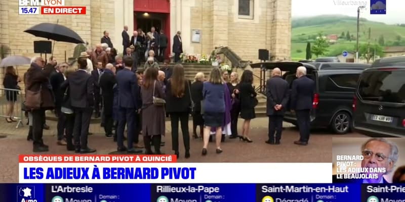Obsèques de Bernard Pivot: le cercueil a quitté l'église sous les applaudissements des habitants venus lui rendre hommage