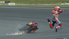 La lourde chute de Marc Marquez 