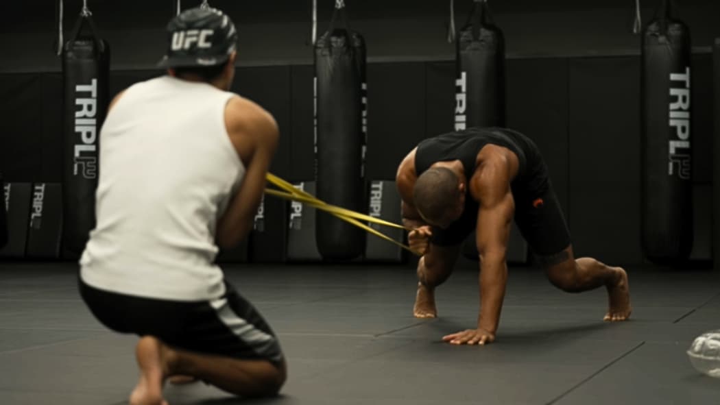 Ciryl Gane lors de sa préparation au TRIPL3 MMA de Dubaï, en septembre 2025